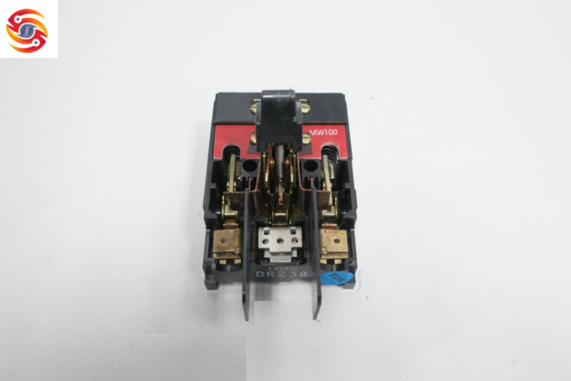 GE IC698ACC701 Control Module for Industrial Automation - Image 2