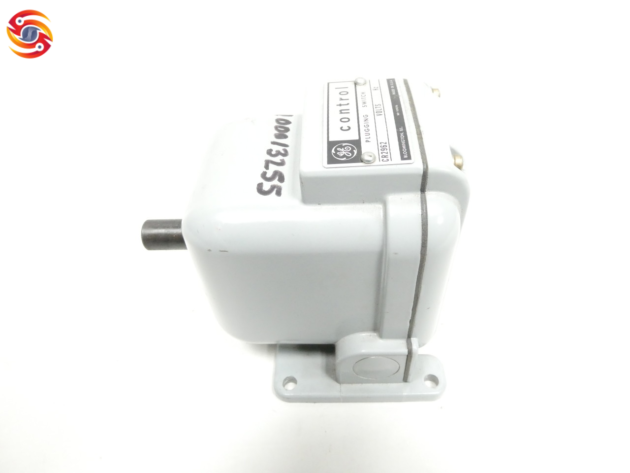 GE IC693CPU321RR Series 90-30 Controllers - Image 2