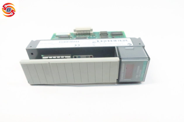 SIEMENS 1769-OW8 Industrial Control I/O Module - Image 2