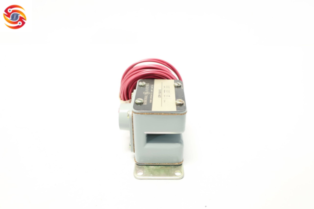 AMK D-73230/KW8 Server Driver, Advanced Industrial Control Module - Image 2